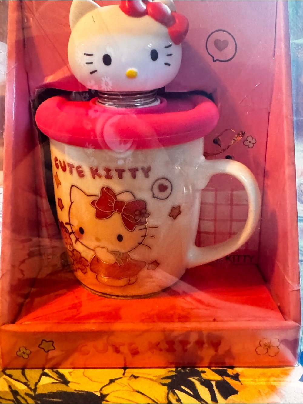 New Hello Kitty Pink & White Ceramic Mug with Character Lid
